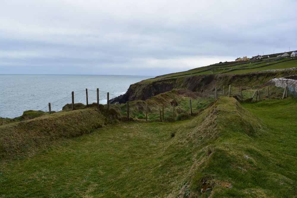 Promontry Fort Dunbeg Prehistoric Promontory Fort archaeology history Dingle Peninsula ...