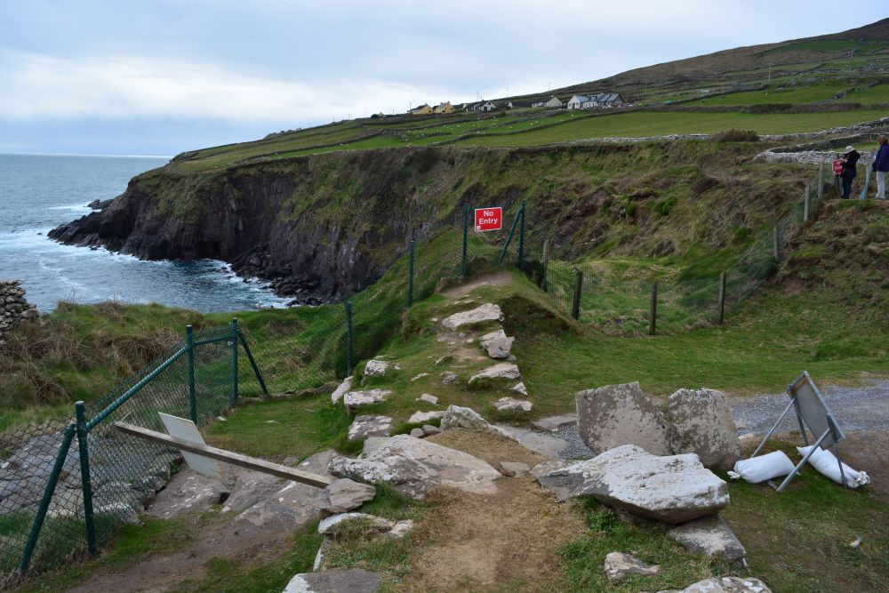 Promontry Fort Dunbeg Prehistoric Promontory Fort archaeology history Dingle Peninsula ...