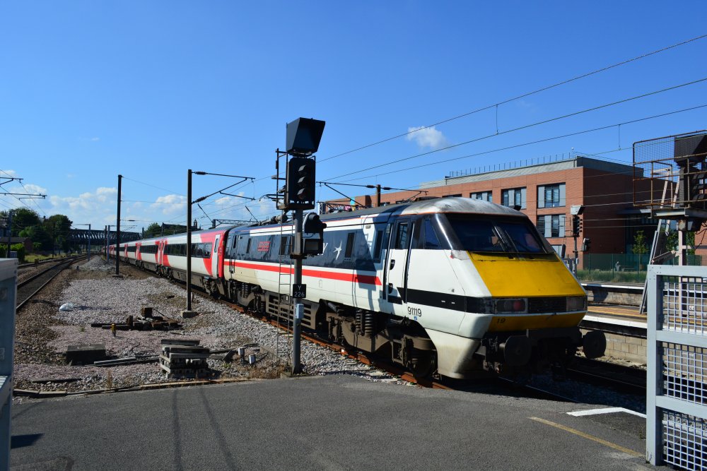 Operational History of Electra Class 91 GEC Bo-Bo Electric Locomotives ...